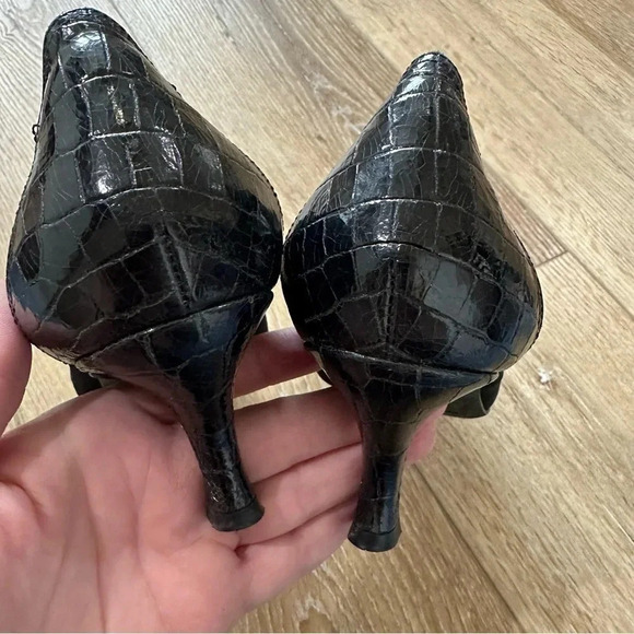 Donald J Pliner Couture Women's Black Emmy Kitten Heels Size 7.5M GUC - Picture 4 of 7